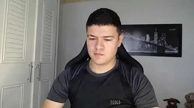 Snapshot of Plug_Control chatting on 01.08.25 Plug Control online show from 01.08.25