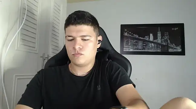 Snapshot of Plug_Control chatting on 01.27.25 Plug Control online show from 01.27.25