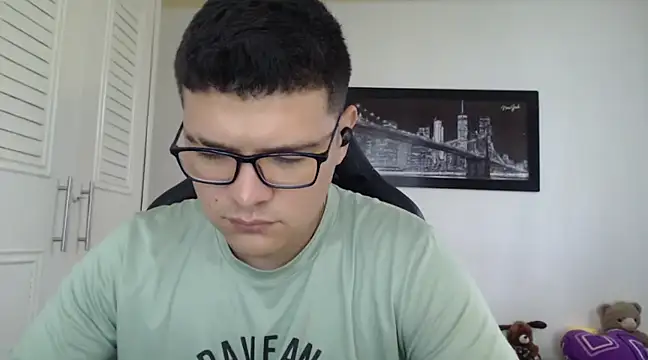 Snapshot of Plug_Control chatting on 02.05.25 Plug Control online show from 02.05.25