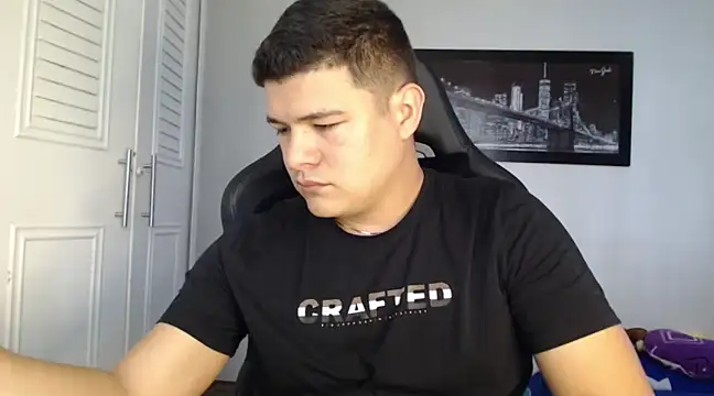 Snapshot of Plug_Control chatting on 02.08.25 Plug Control online show from 02.08.25