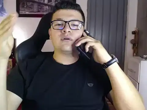 Snapshot of Plug_Control chatting on 02.21.25 Plug Control online show from 02.21.25