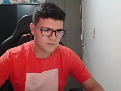 Snapshot of Plug_Control chatting on 02.27.25 Plug Control online show from 02.27.25