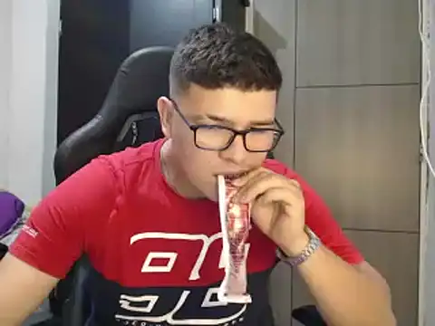 Snapshot of Plug_Control chatting on 03.02.25 Plug Control online show from 03.02.25