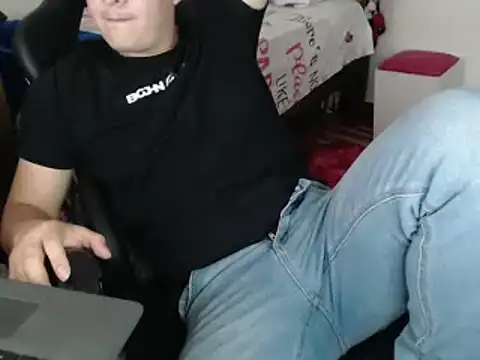 Snapshot of Plug_Control chatting on 03.14.25 Plug Control online show from 03.14.25