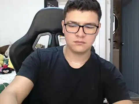 Snapshot of Plug_Control chatting on 03.18.25 Plug Control online show from 03.18.25