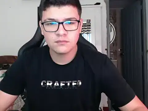 Snapshot of Plug_Control chatting on 03.19.25 Plug Control online show from 03.19.25