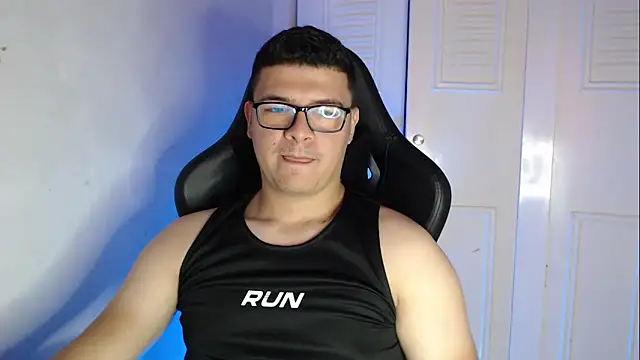 Snapshot of Plug_Control chatting on 09.24.25 Plug Control online show from 09.24.25