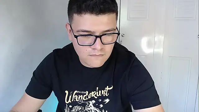 Snapshot of Plug_Control chatting on 09.26.25 Plug Control online show from 09.26.25