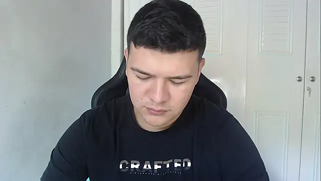 Snapshot of Plug_Control chatting on 09.27.25 Plug Control online show from 09.27.25