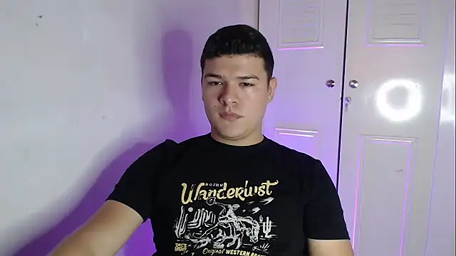 Snapshot of Plug_Control chatting on 10.05.25 Plug Control online show from 10.05.25