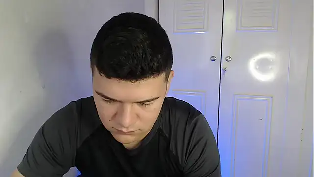 Snapshot of Plug_Control chatting on 10.16.25 Plug Control online show from 10.16.25