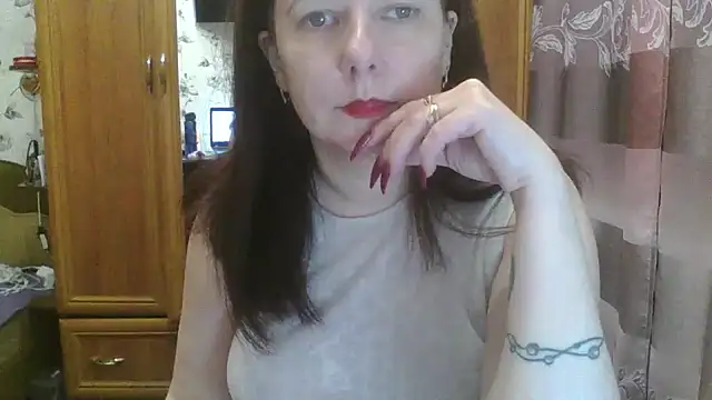 Snapshot of SophieNightAh chatting on 02.03.25 SophieNightAh online show from 02.03.25