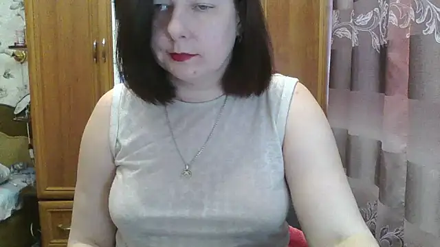 Snapshot of SophieNightAh chatting on 02.27.25 SophieNightAh online show from 02.27.25