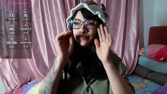 Snapshot of Marceline_0 chatting on 02.04.25 Marceline 0 online show from 02.04.25