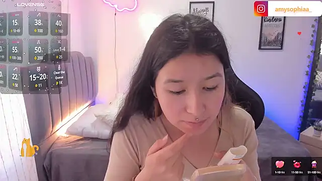 Snapshot of Amy_joones chatting on 01.20.25 Amy joones online show from 01.20.25