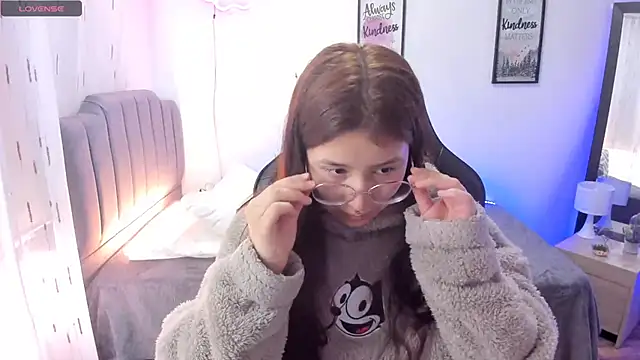 Snapshot of Amy_joones chatting on 03.12.25 Amy joones online show from 03.12.25