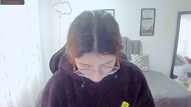 Snapshot of Amy_joones chatting on 09.11.25 Amy joones online show from 09.11.25