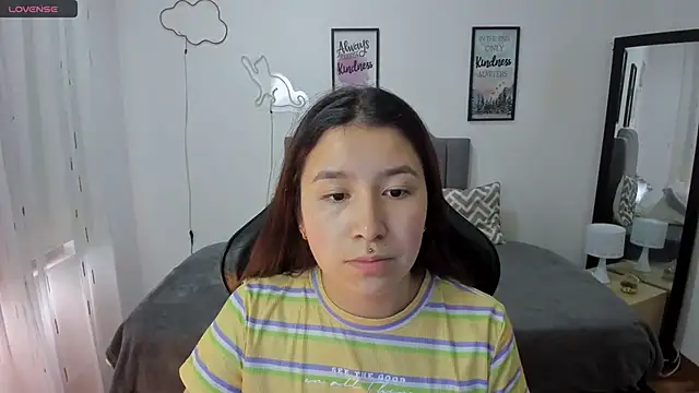 Snapshot of Amy_joones chatting on 10.07.25 Amy joones online show from 10.07.25