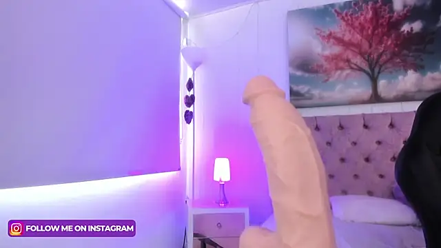 Julianaa Castro  online show from 02.01.25