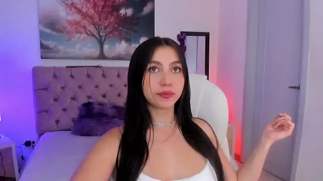 Julianaa Castro  online show from 03.22.25