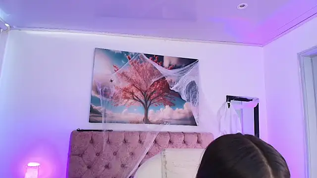 Julianaa Castro  online show from 11.01.25