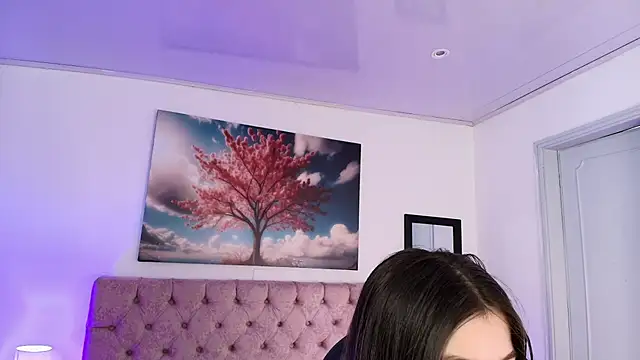 Julianaa Castro  online show from 11.26.25