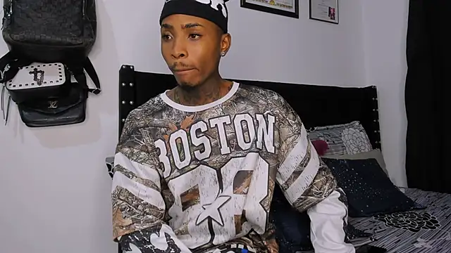 Snapshot of Pantera_black_21 chatting on 11.13.25 Pantera black 21 online show from 11.13.25