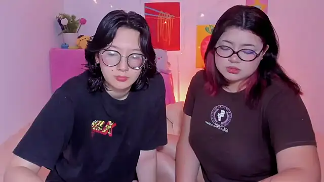 Snapshot of Gaby_Danna chatting on 04.22.26 Gaby Danna online show from 04.22.26