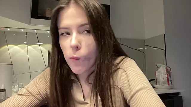 Snapshot of Haley_Gars chatting on 12.04.25 Haley Gars online show from 12.04.25