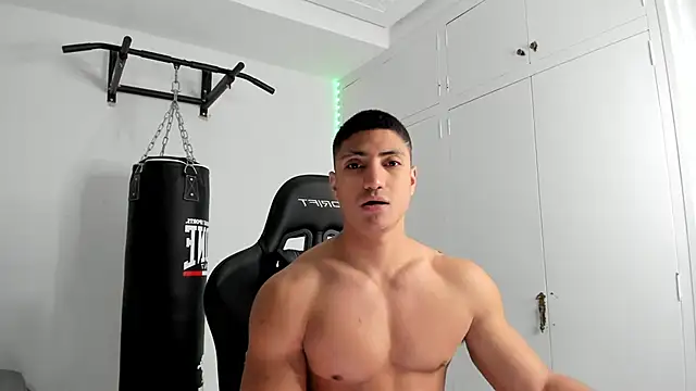 dan01  online show from 04.08.26