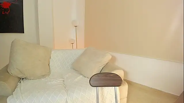 Snapshot of ina__nnaa chatting on 03.20.25 ina nnaa online show from 03.20.25