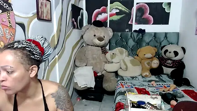 Snapshot of manzanahot9 chatting on 09.13.25 manzanahot9 online show from 09.13.25