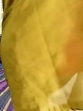 Snapshot of SLZAARA chatting on 02.27.25 SLZAARA online show from 02.27.25