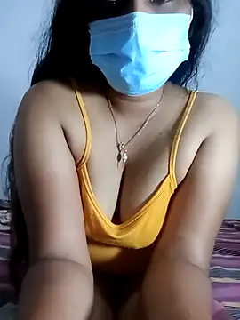 Snapshot of SLZAARA chatting on 09.21.25 SLZAARA online show from 09.21.25