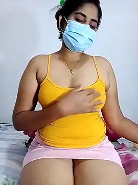 Snapshot of SLZAARA chatting on 09.28.25 SLZAARA online show from 09.28.25