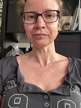 AnnikaRose online show from 04.20.26