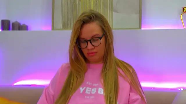 MariaNeumann online show from 02.10.25