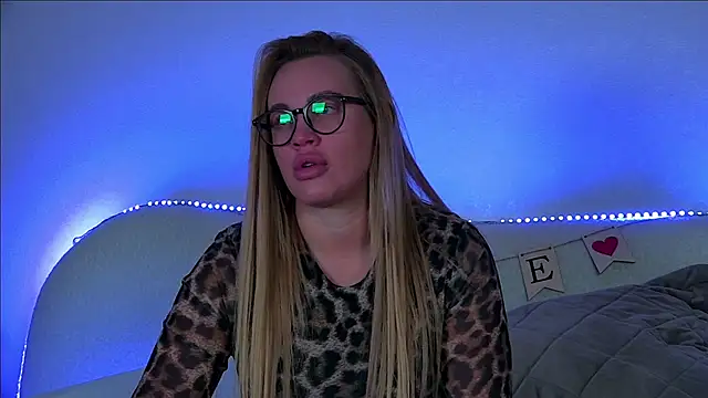 MariaNeumann online show from 02.11.25