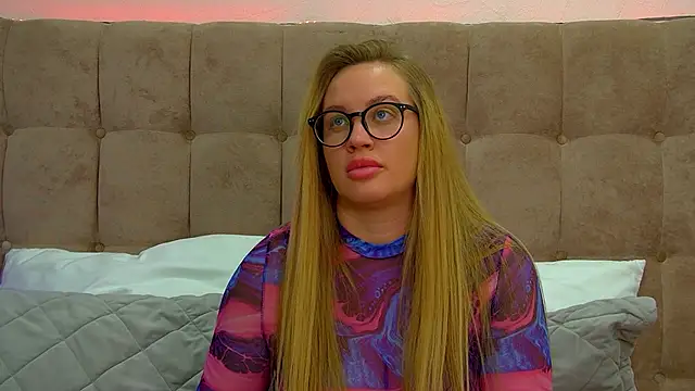 MariaNeumann online show from 03.07.25