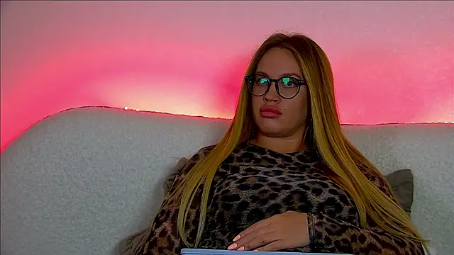 MariaNeumann online show from 03.19.25