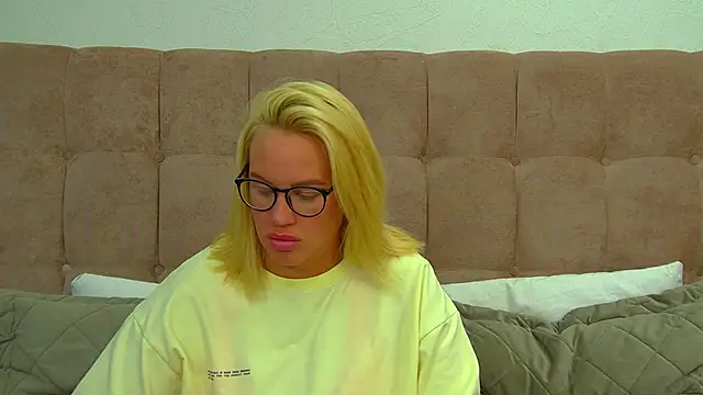 MariaNeumann online show from 02.10.26