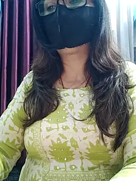 Snapshot of Aishwaryaa_69 chatting on 01.17.26 Aishwaryaa 69 online show from 01.17.26