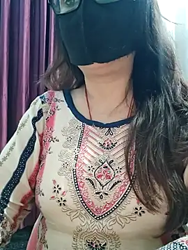 Snapshot of Aishwaryaa_69 chatting on 02.12.26 Aishwaryaa 69 online show from 02.12.26