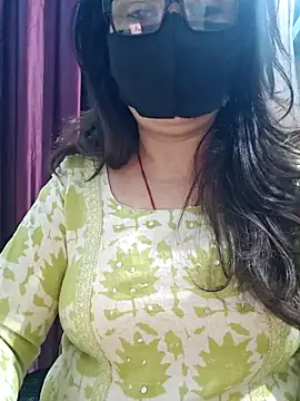 Snapshot of Aishwaryaa_69 chatting on 02.18.26 Aishwaryaa 69 online show from 02.18.26