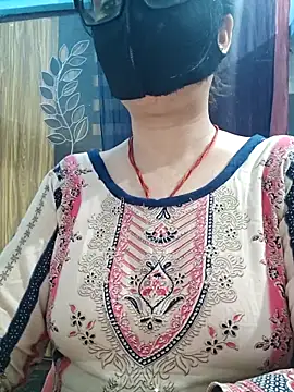 Snapshot of Aishwaryaa_69 chatting on 03.18.26 Aishwaryaa 69 online show from 03.18.26