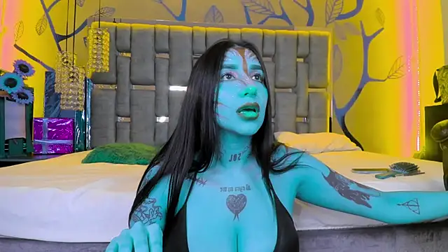 Snapshot of Leiaa_ chatting on 12.28.24 Leiaa online show from 12.28.24