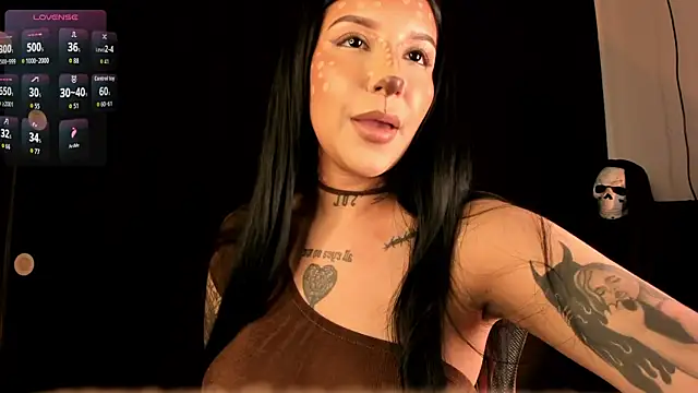 Snapshot of Leiaa_ chatting on 10.29.25 Leiaa online show from 10.29.25