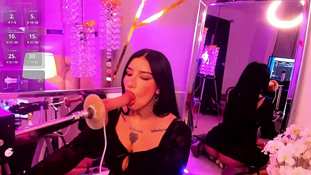 Snapshot of Leiaa_ chatting on 11.23.25 Leiaa online show from 11.23.25