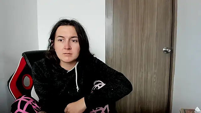 Sweet-Suck69 online show from 02.16.25