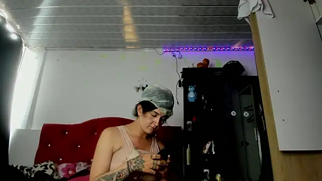 Sweet-Suck69 online show from 11.27.25